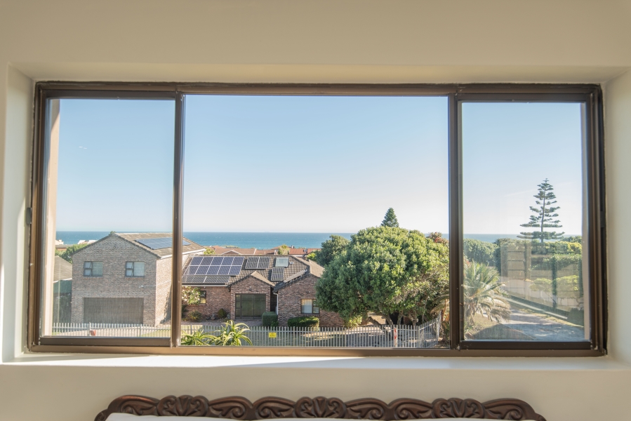 4 Bedroom Property for Sale in Clarendon Marine Eastern Cape